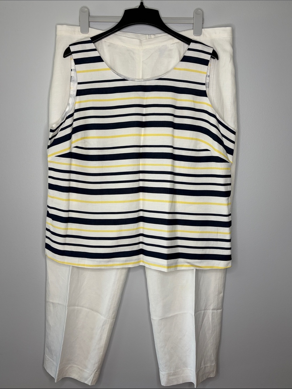 Jessica Howard Striped Sleeveless Top & White Pants Pantsuit Size 22W